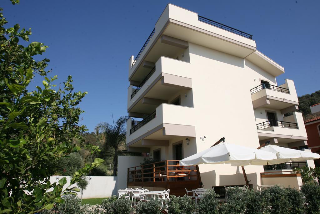 Le Formiche Bed & Breakfast Milazzo Bagian luar foto